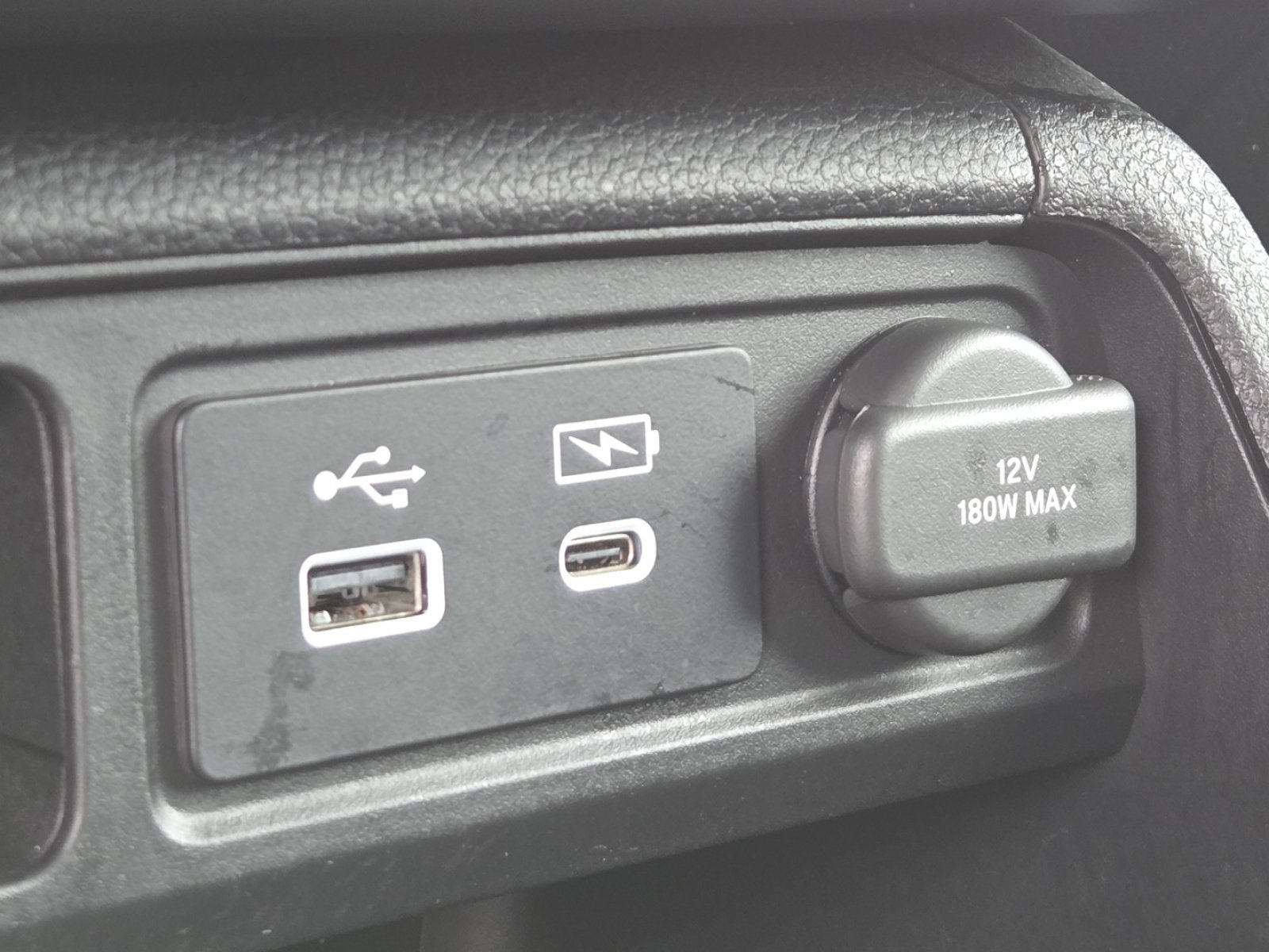 Used 2025 Honda Pilot EX-L image 8