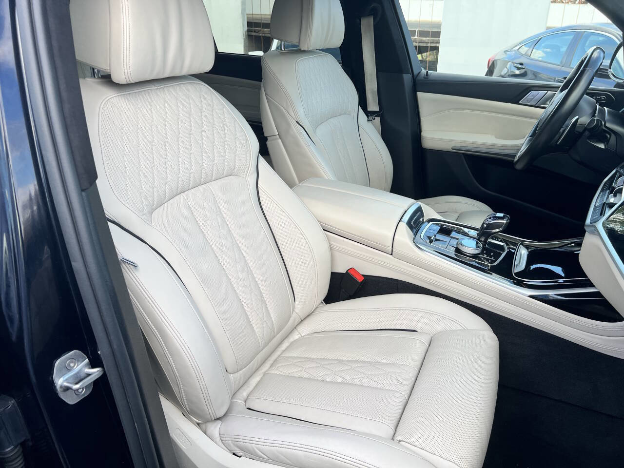 Used 2019 BMW X7 xDrive50i w/ Dynamic Handling Package image 54