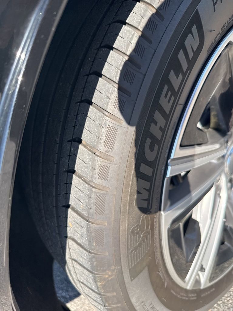 Used 2024 Cadillac Lyriq Luxury w/ LPO, Floor Liner Package image 9