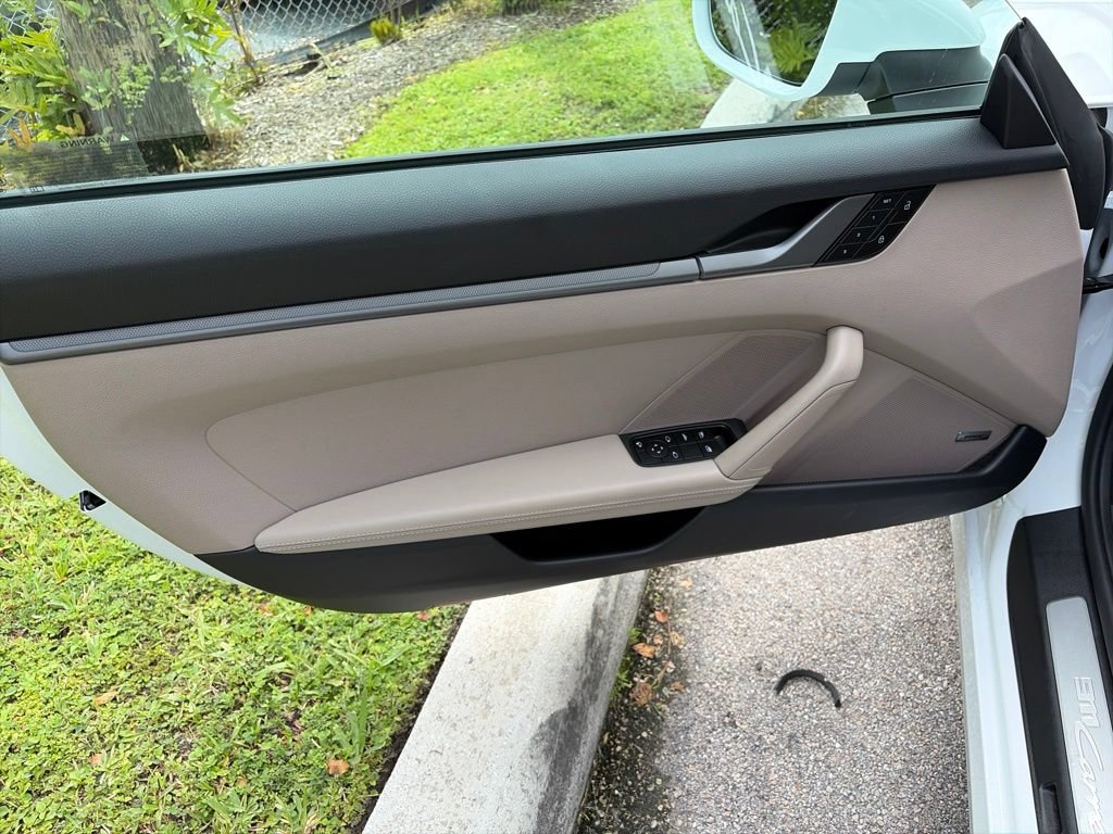 Certified 2025 Porsche 911 Carrera RWD image 3