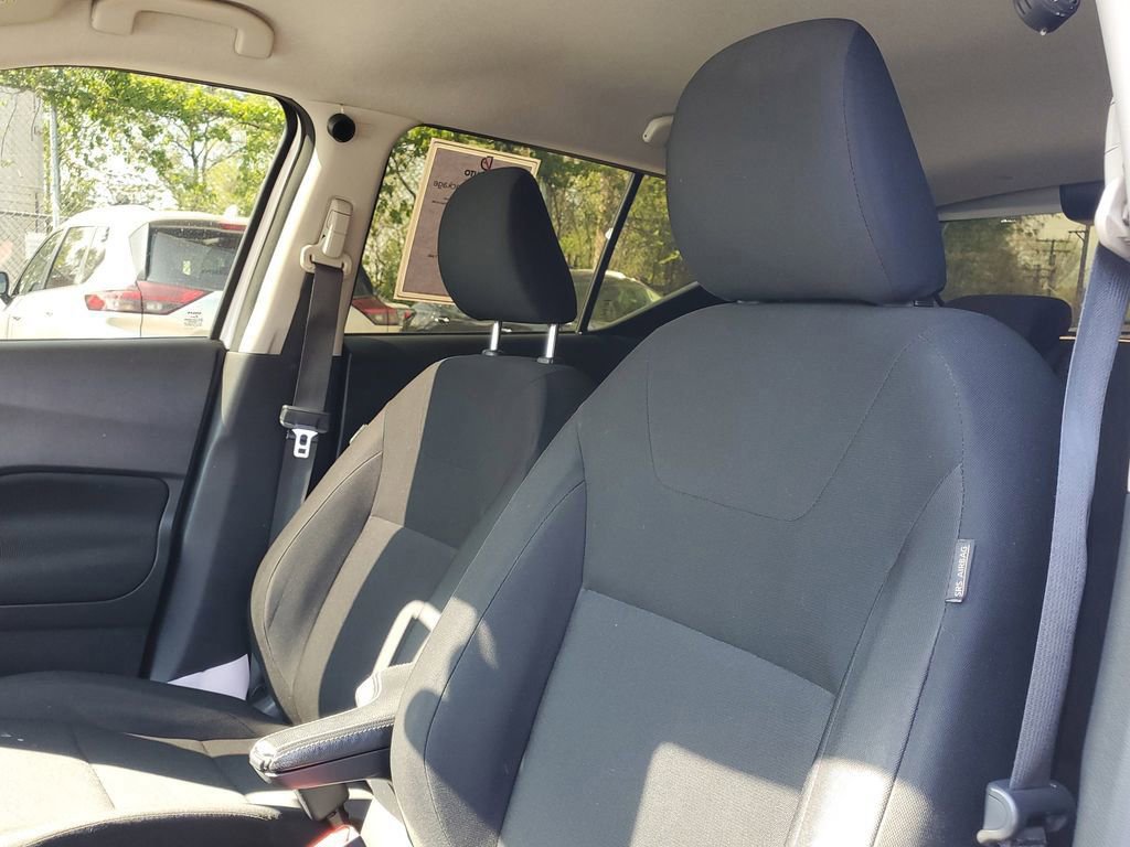 Used 2023 Nissan Kicks S FWD image 15