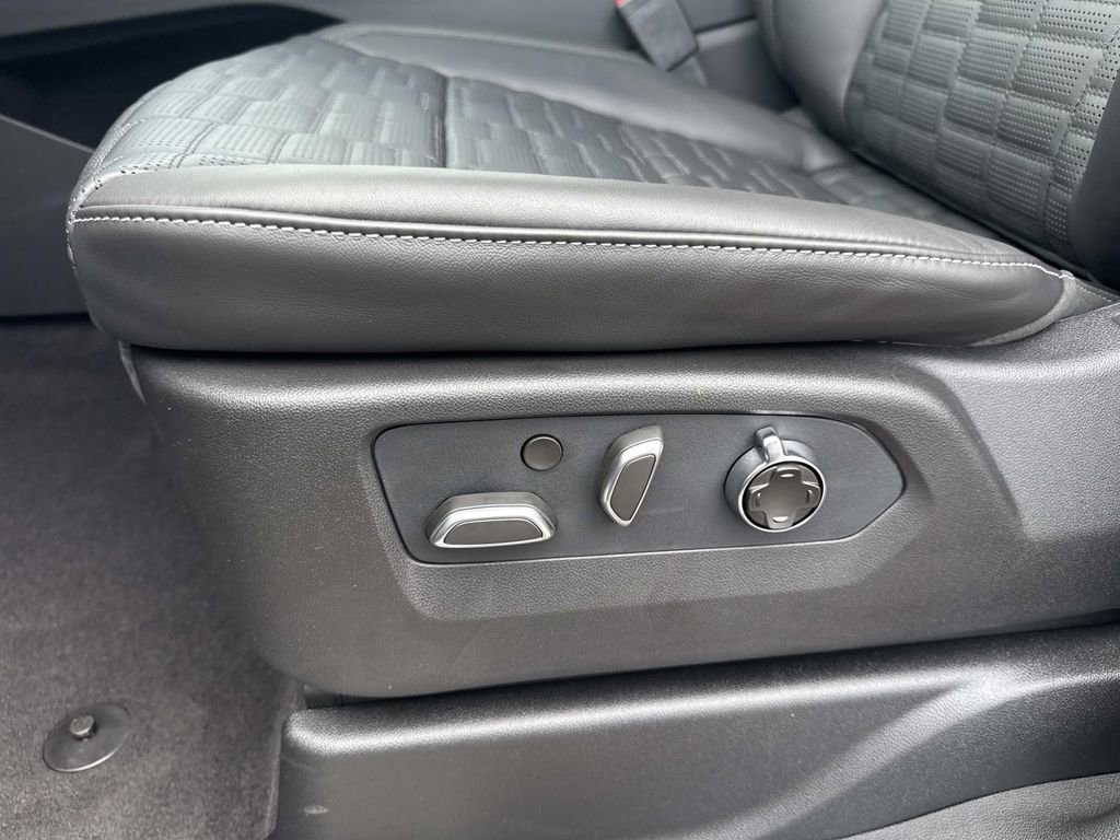 New 2026 Cadillac Escalade Platinum Sport AWD/4WD image 21
