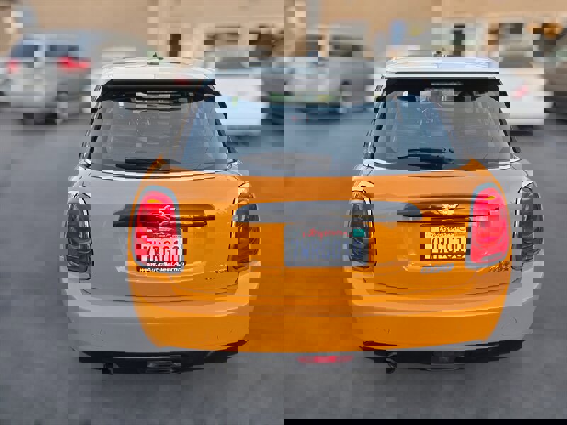 Used 2016 MINI Cooper 4-Door Hardtop image 9