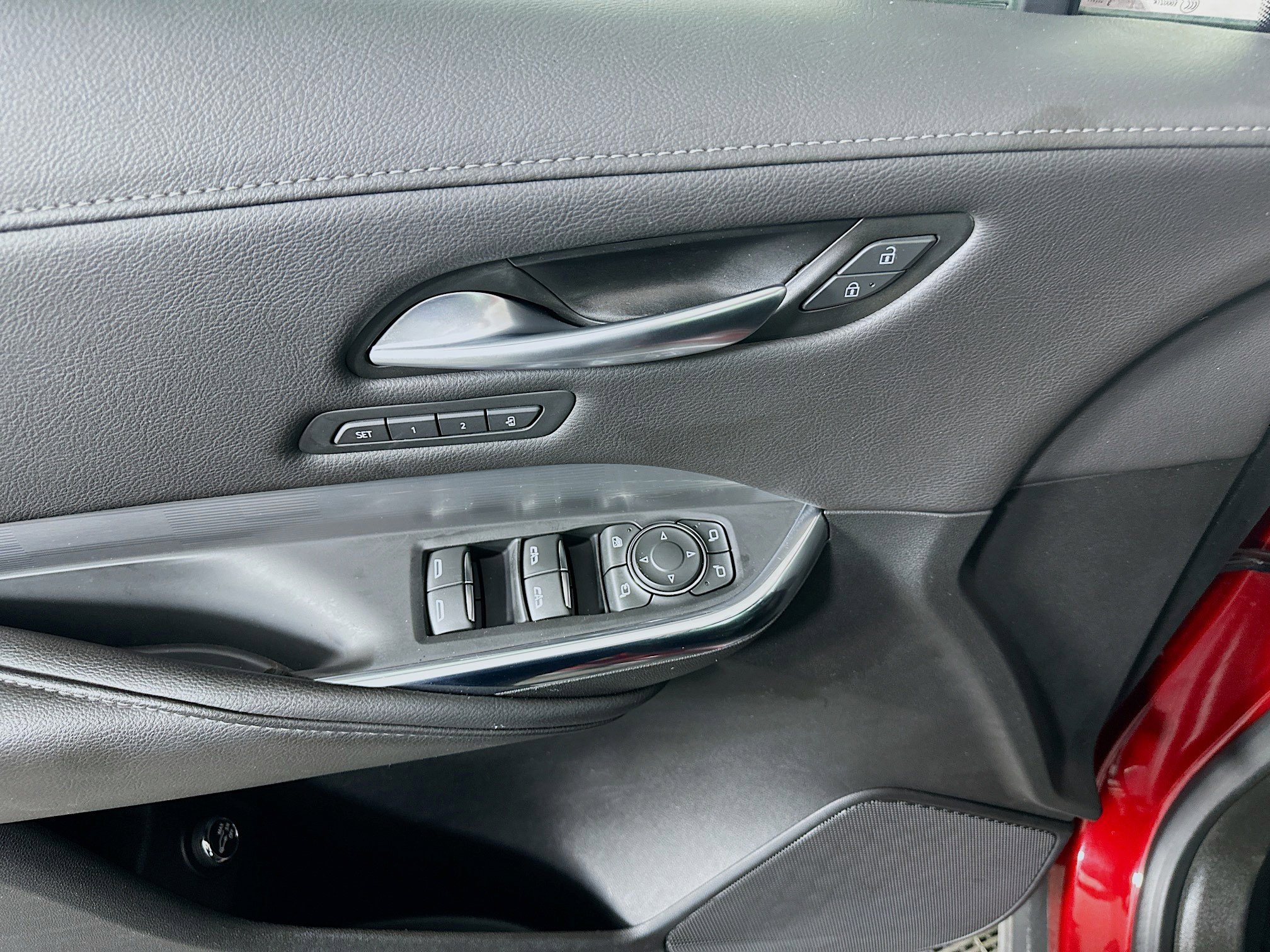 Used 2024 Cadillac XT4 Premium Luxury image 15