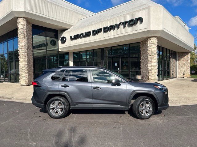 Used 2025 Toyota RAV4 LE AWD/4WD image 8