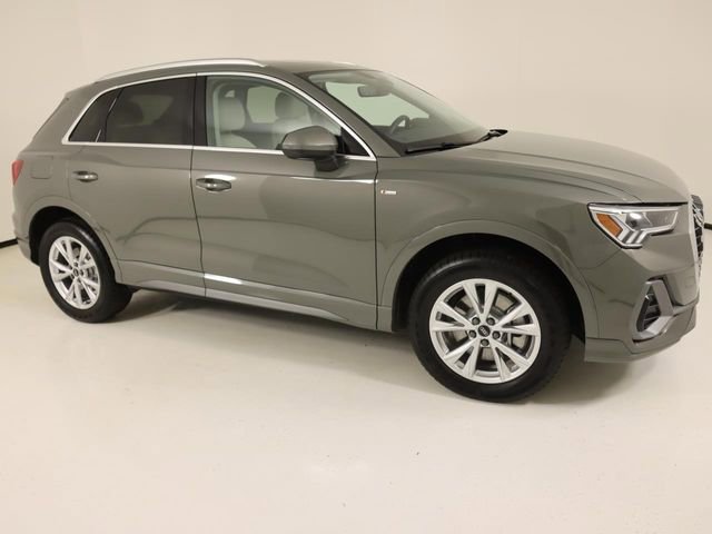 Certified 2025 Audi Q3 2.0T Premium w/ Convenience Package image 6