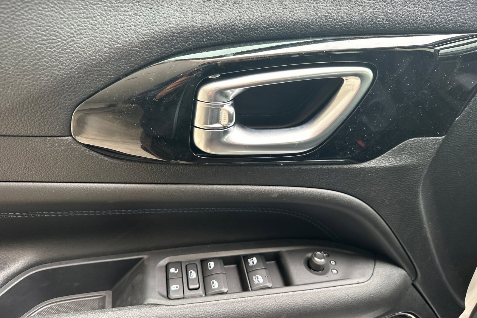New 2026 Jeep Compass Latitude image 12