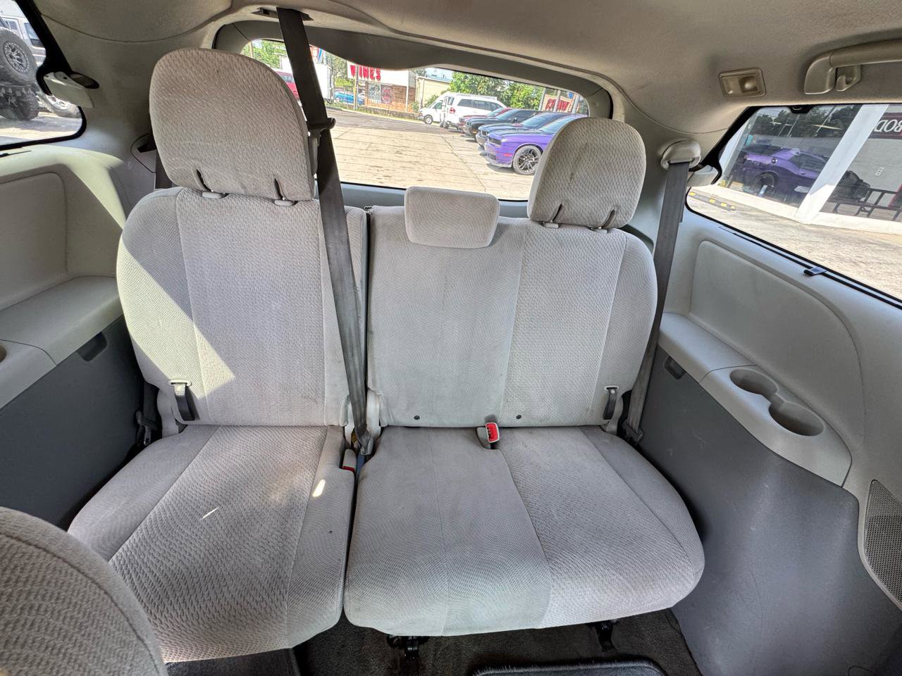 Used 2011 Toyota Sienna LE w/ Towing Pkg FWD image 11