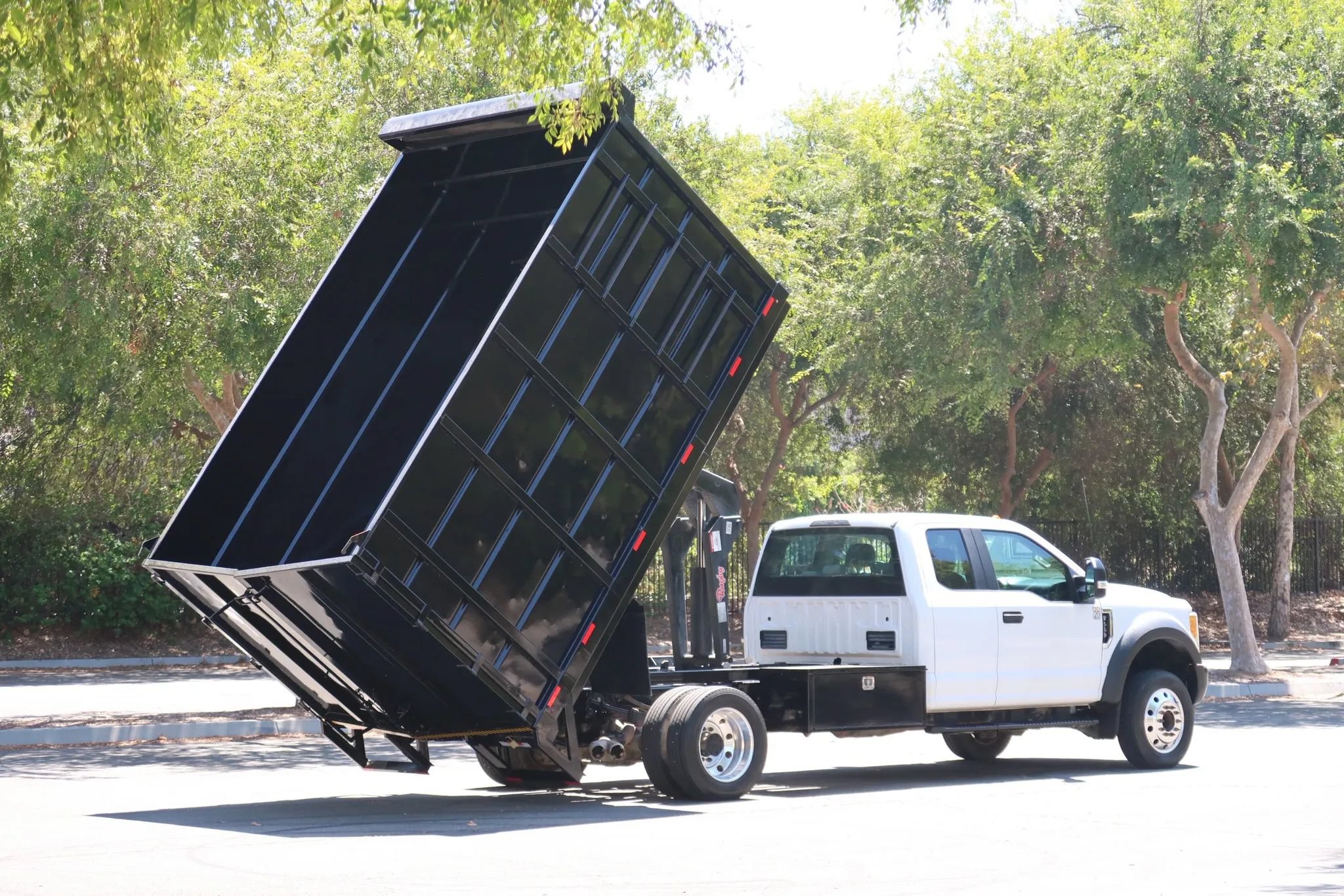 Used 2017 Ford F550 2WD SuperCab Super Duty image 9
