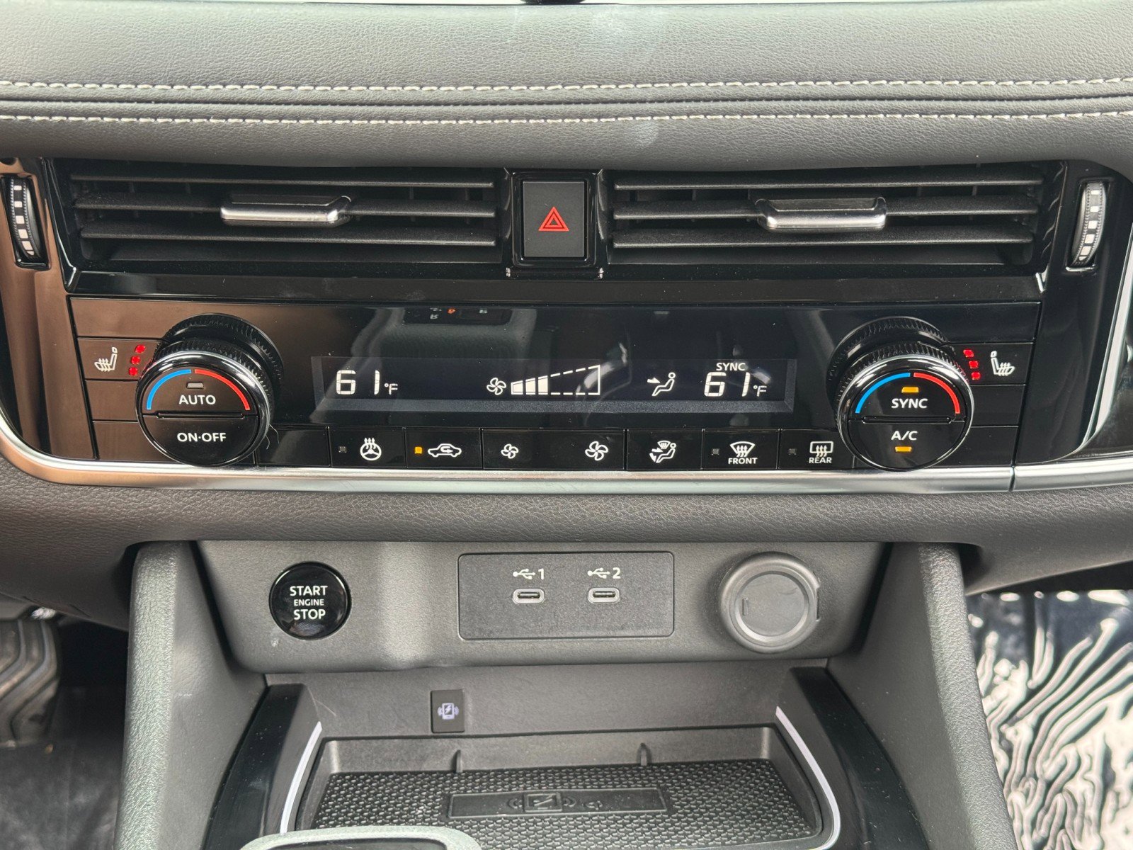 Used 2024 Nissan Rogue SL FWD image 25