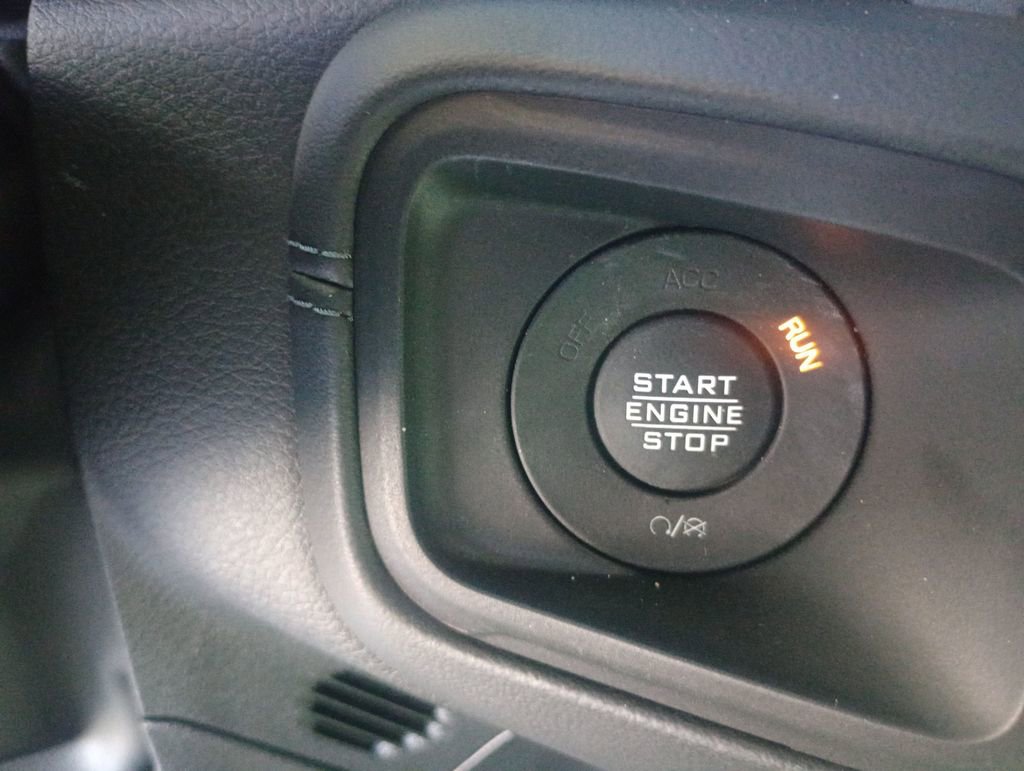 Used 2025 Jeep Wrangler Unlimited Rubicon image 31