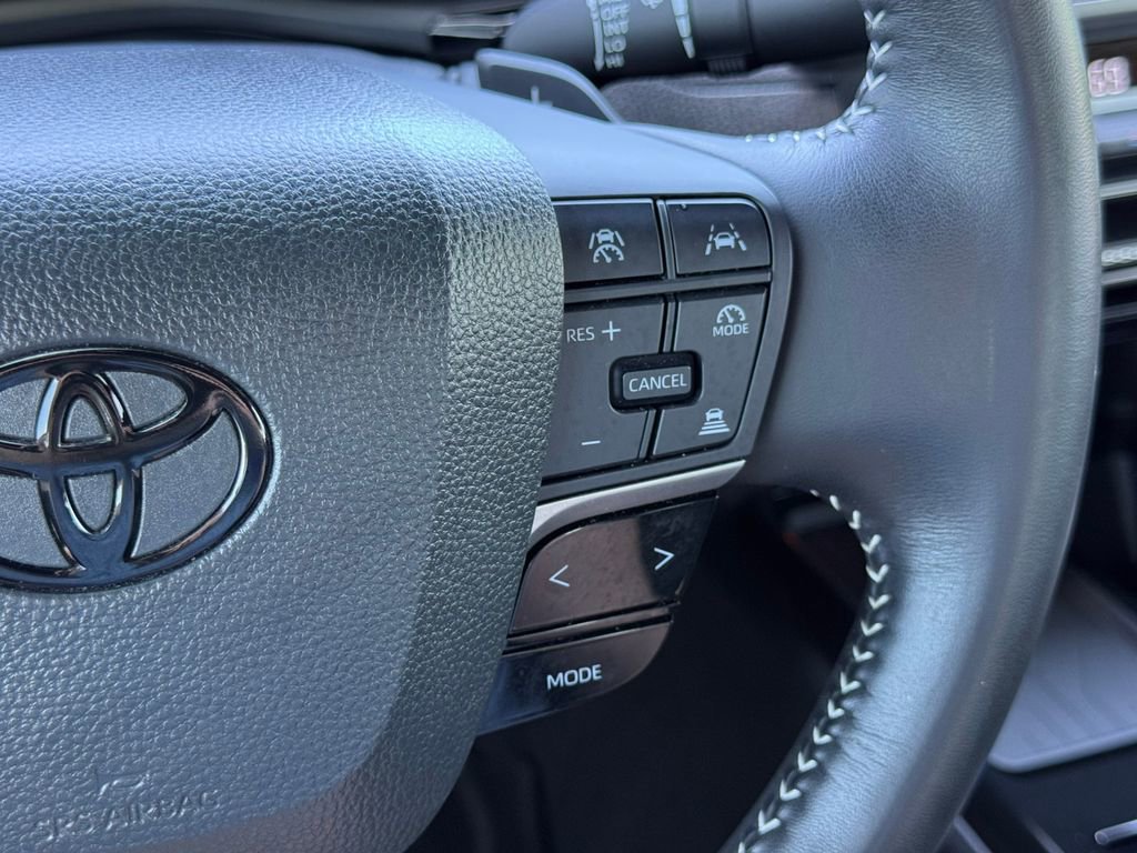 Used 2025 Toyota Camry SE FWD image 26