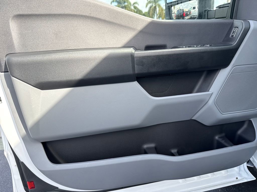 New 2026 Ford F250 XL w/ XL Chrome Package image 17