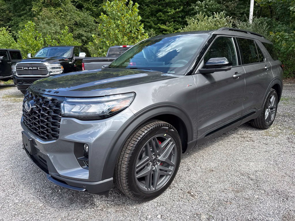 New 2026 Ford Explorer ST-Line w/ ST-Line Street Pack AWD/4WD image 3