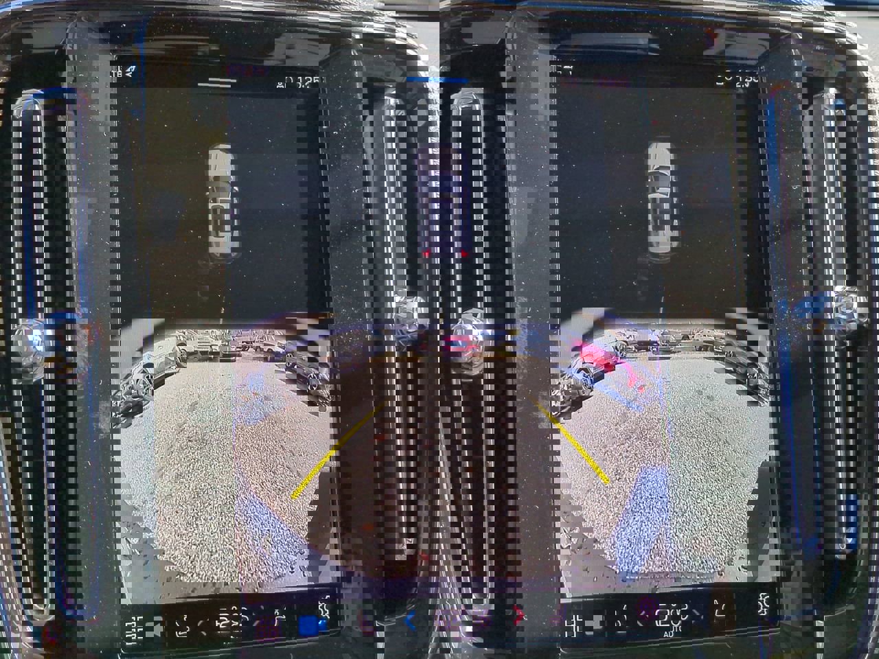 New 2025 Volvo XC40 B5 Core w/ Protection Package Premier image 19