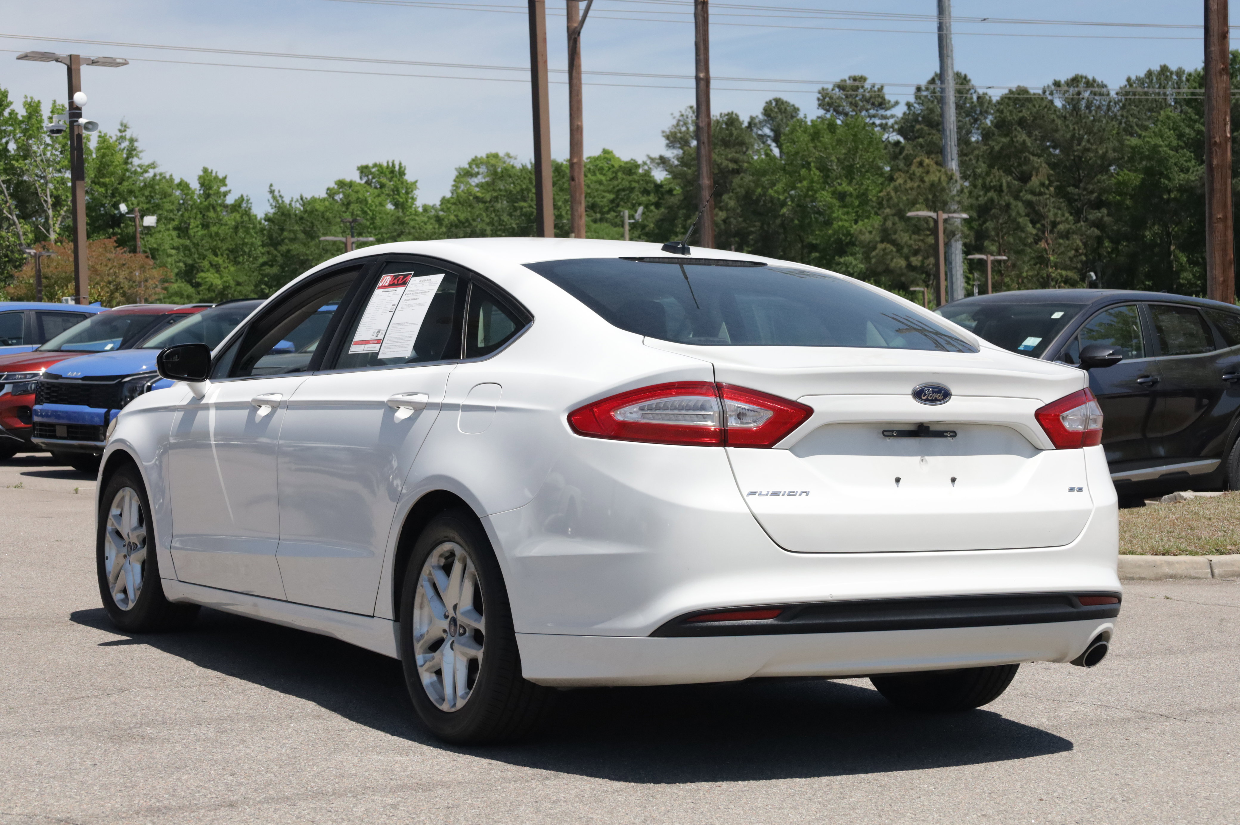 Used 2013 Ford Fusion SE FWD image 6