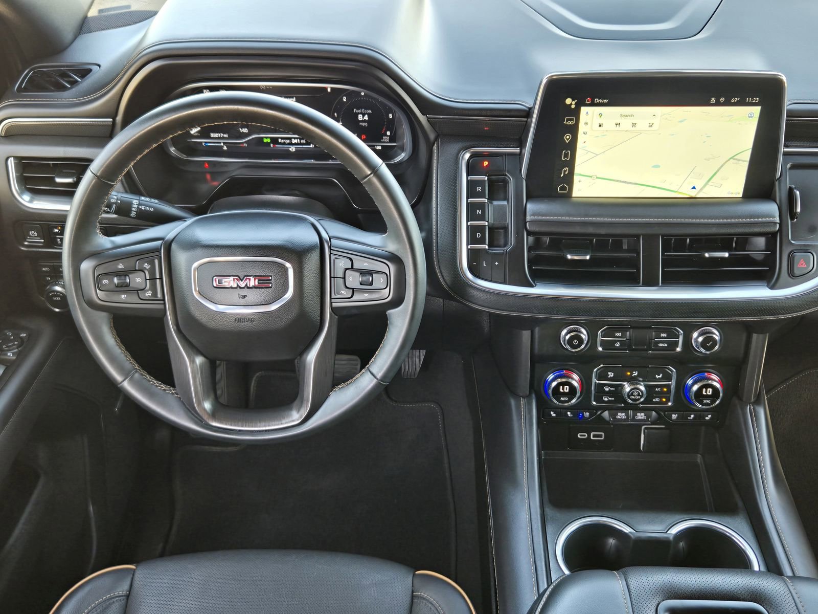 Used 2023 GMC Yukon XL AT4 w/ Technology Package image 30