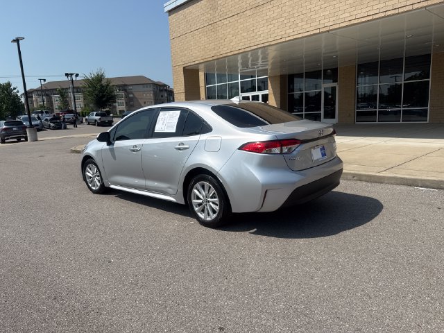 Used 2024 Toyota Corolla LE w/ LE Convenience Package FWD image 2