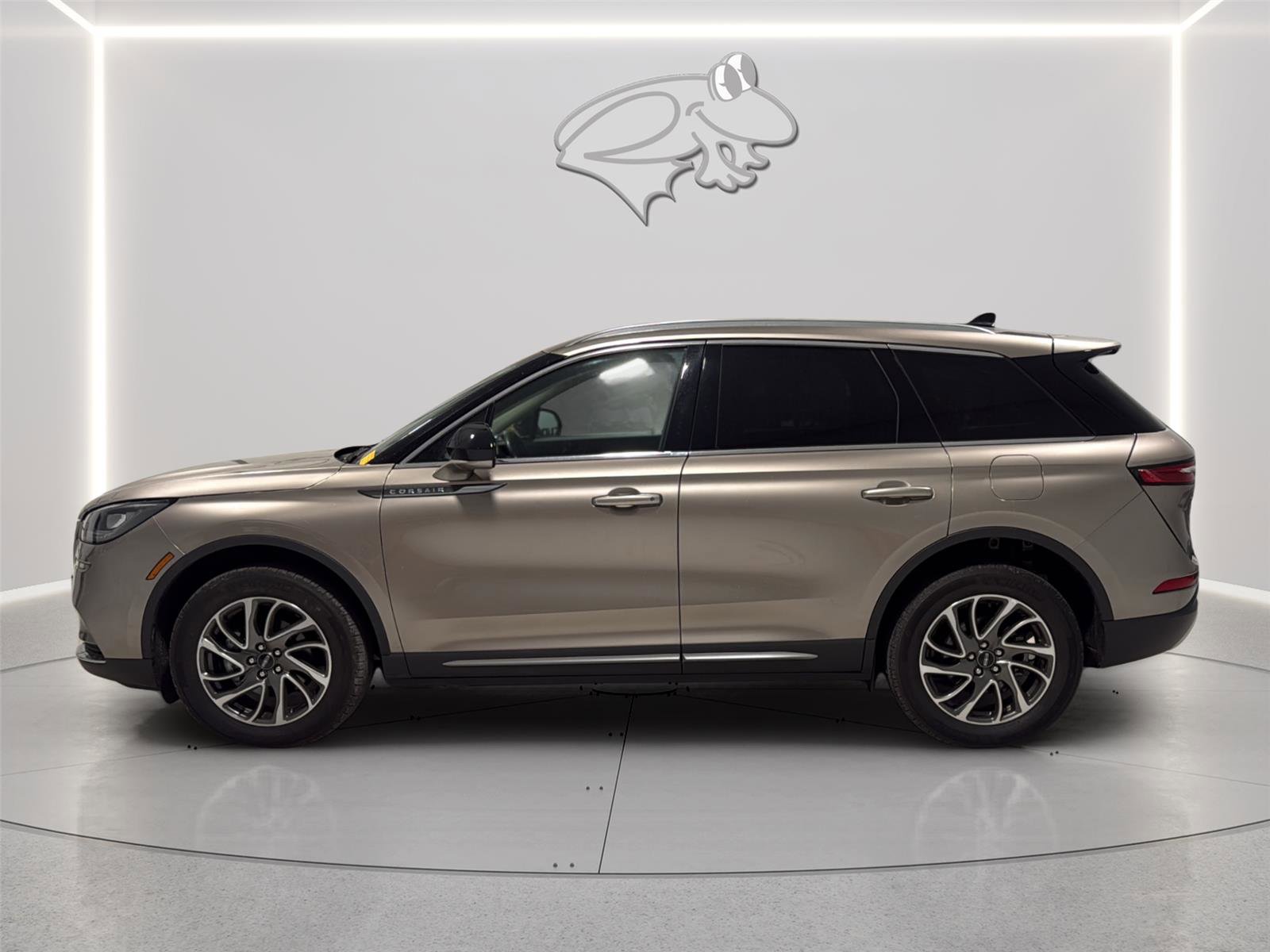 Used 2020 Lincoln Corsair AWD w/ Equipment Group 101A image 2