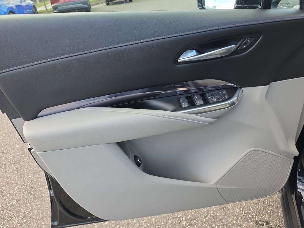 Certified 2021 Cadillac XT4 Luxury w/ Cold Weather Package image 25