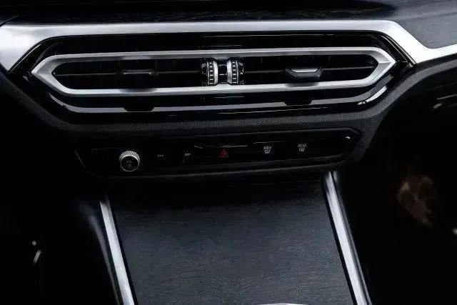 Used 2024 BMW 330i Sedan image 31