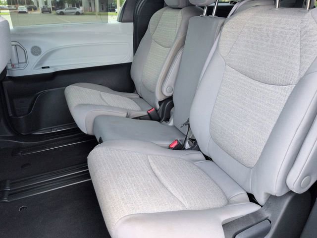 Certified 2025 Toyota Sienna LE FWD image 14