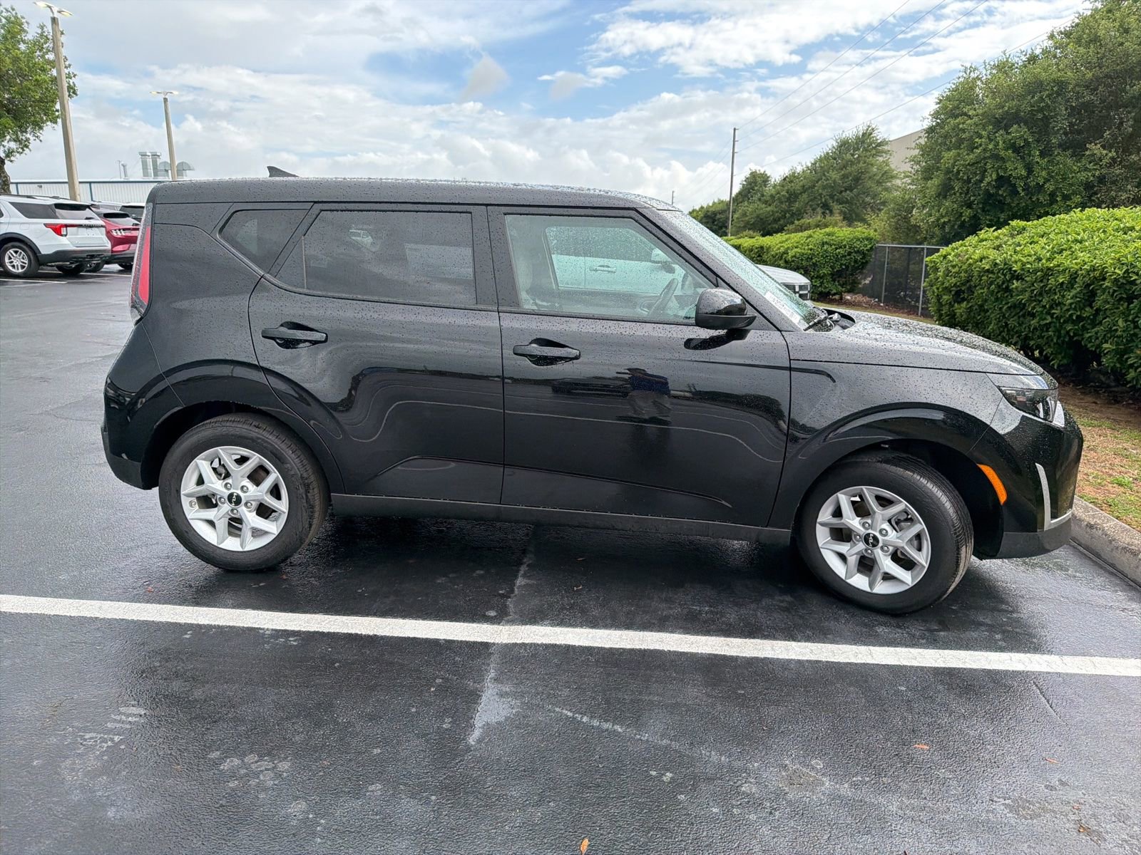 Used 2025 Kia Soul LX w/ LX Technology Package image 3