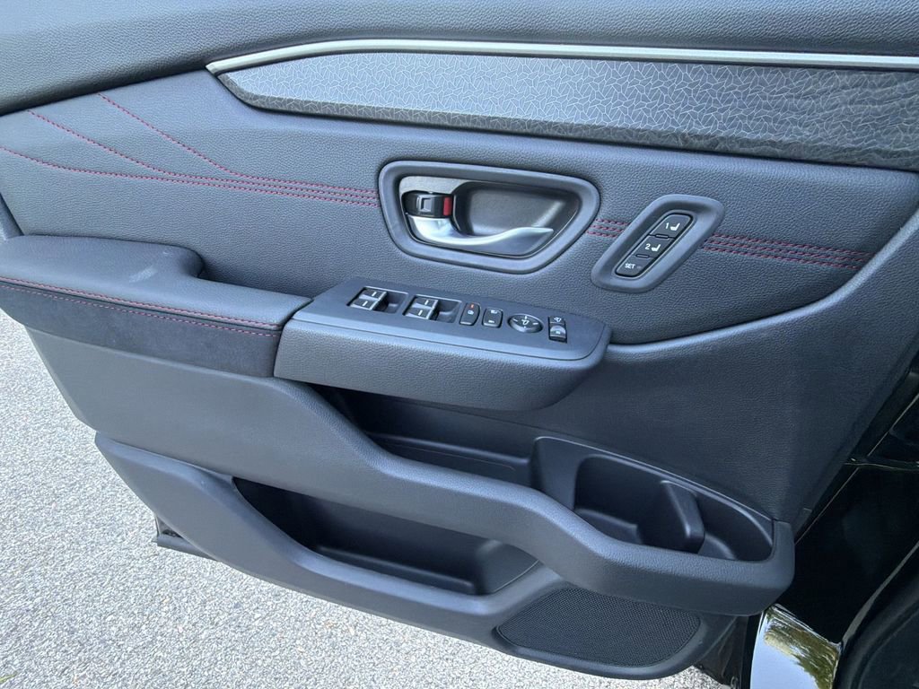 New 2026 Honda Pilot Black Edition image 15