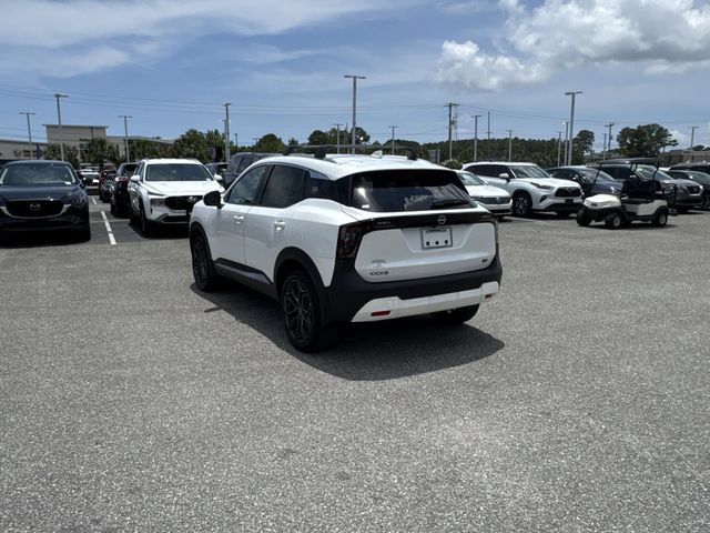 New 2025 Nissan Kicks SR FWD image 7