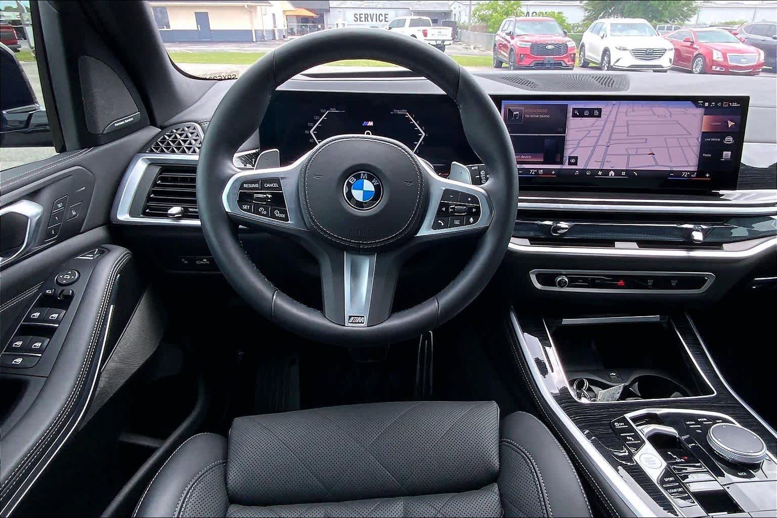 Used 2025 BMW X5 sDrive40i w/ M Sport Package RWD image 6