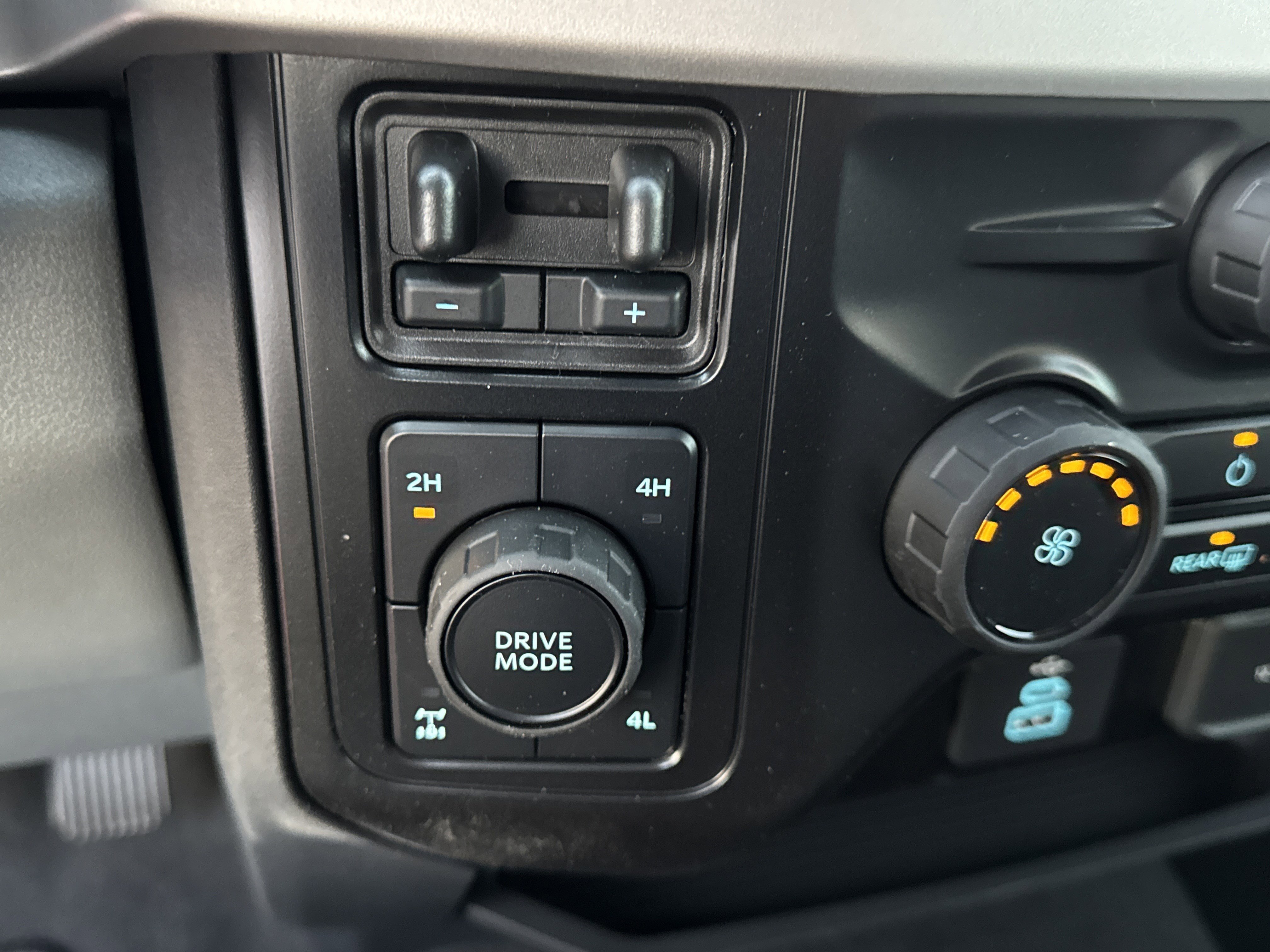 New 2026 Ford F250 4x4 Crew Cab Super Duty image 29