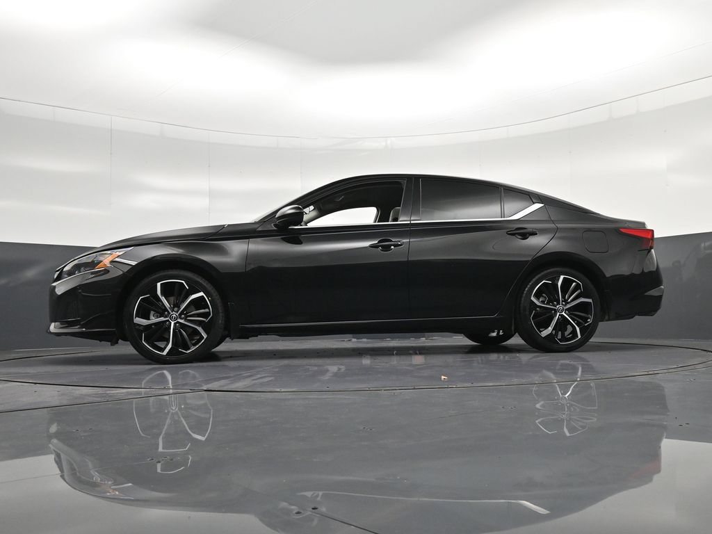 Used 2024 Nissan Altima 2.5 SR FWD image 33