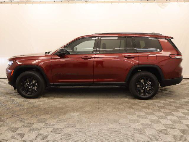 Used 2025 Jeep Grand Cherokee L Laredo AWD/4WD image 26