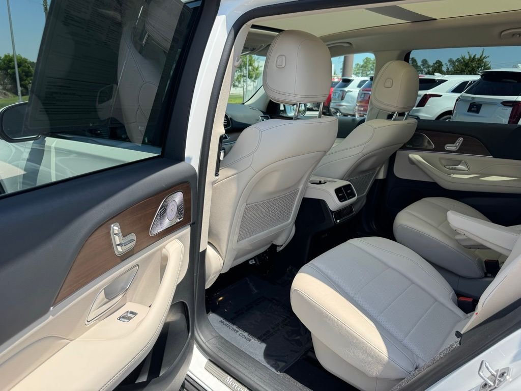 Used 2026 Mercedes-Benz GLS 450 4MATIC image 40