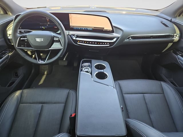Used 2024 Cadillac Lyriq Luxury AWD/4WD image 9