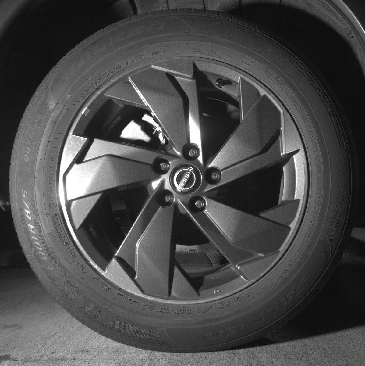 Used 2025 Nissan Rogue SV image 15