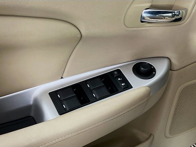 Used 2013 Chrysler 200 Limited image 9