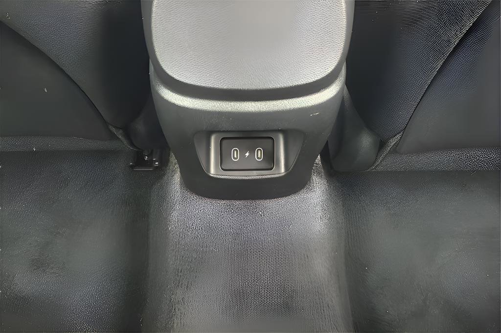 Certified 2025 Hyundai Elantra Sport image 27