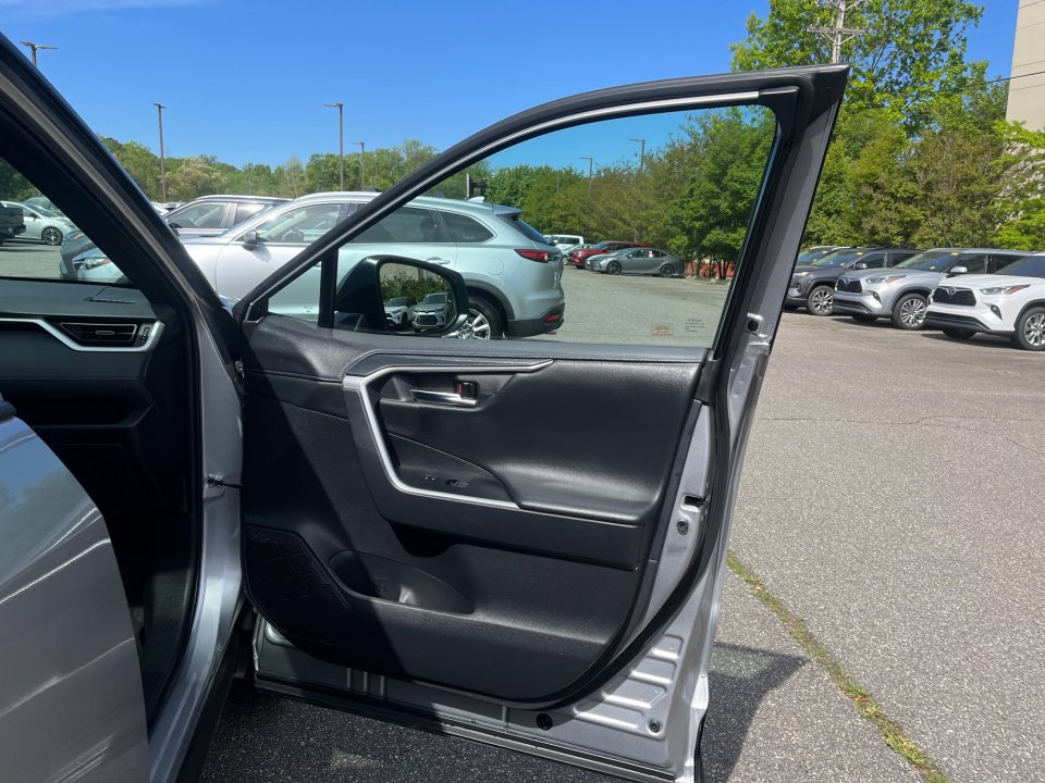 Used 2024 Toyota RAV4 XSE image 32