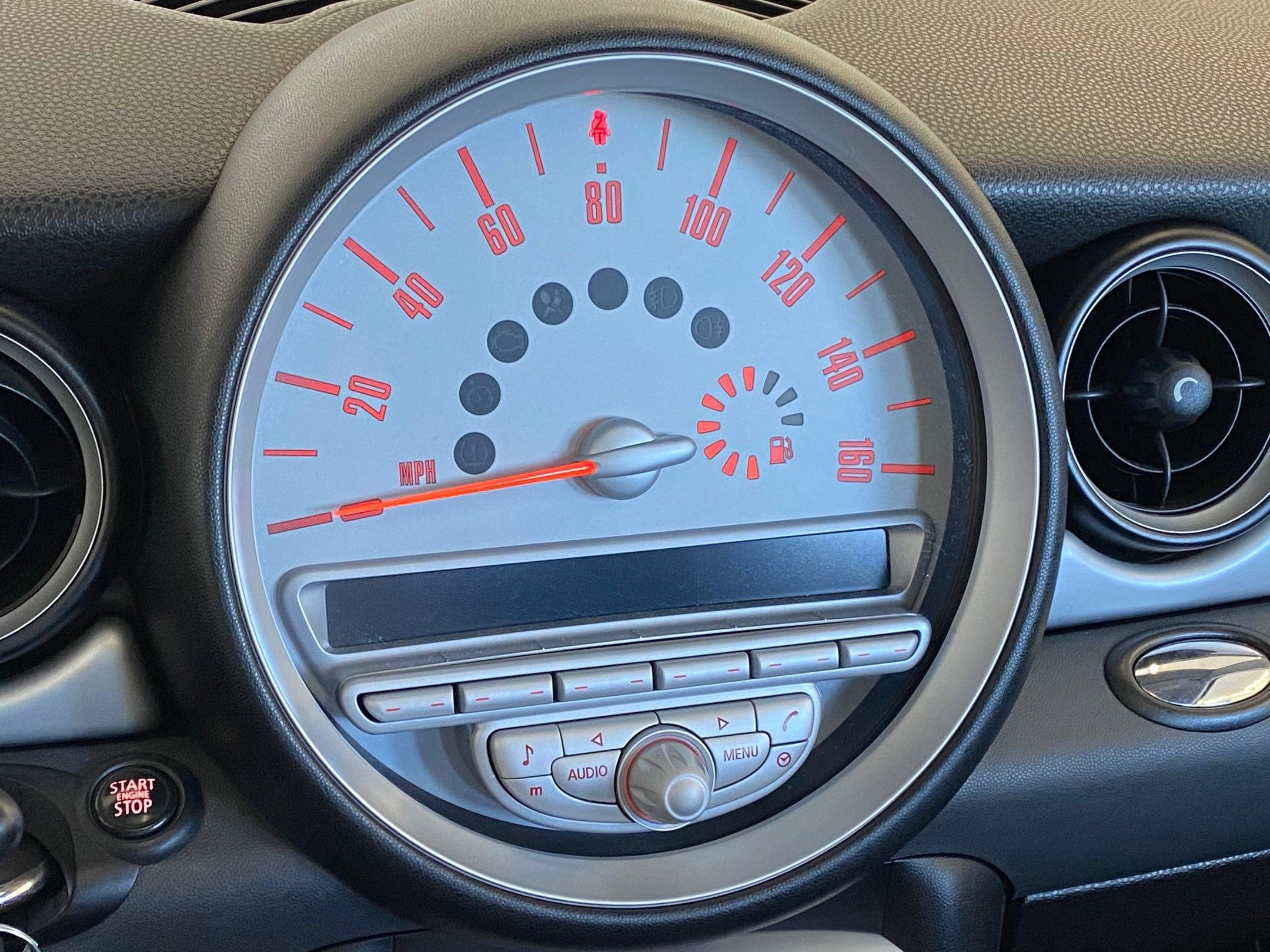 Used 2010 MINI Cooper Hardtop image 17