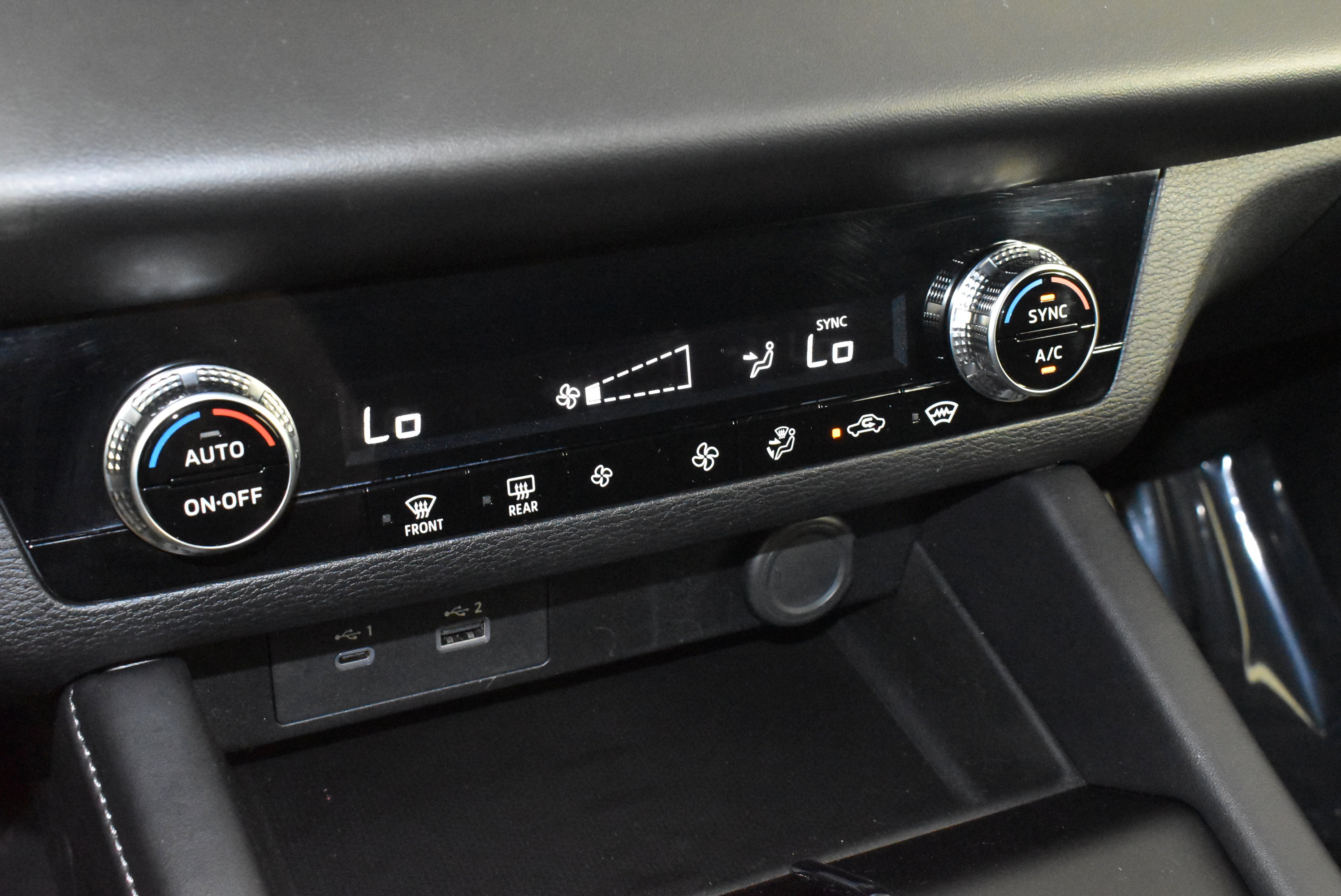 Used 2024 Mitsubishi Outlander ES image 28