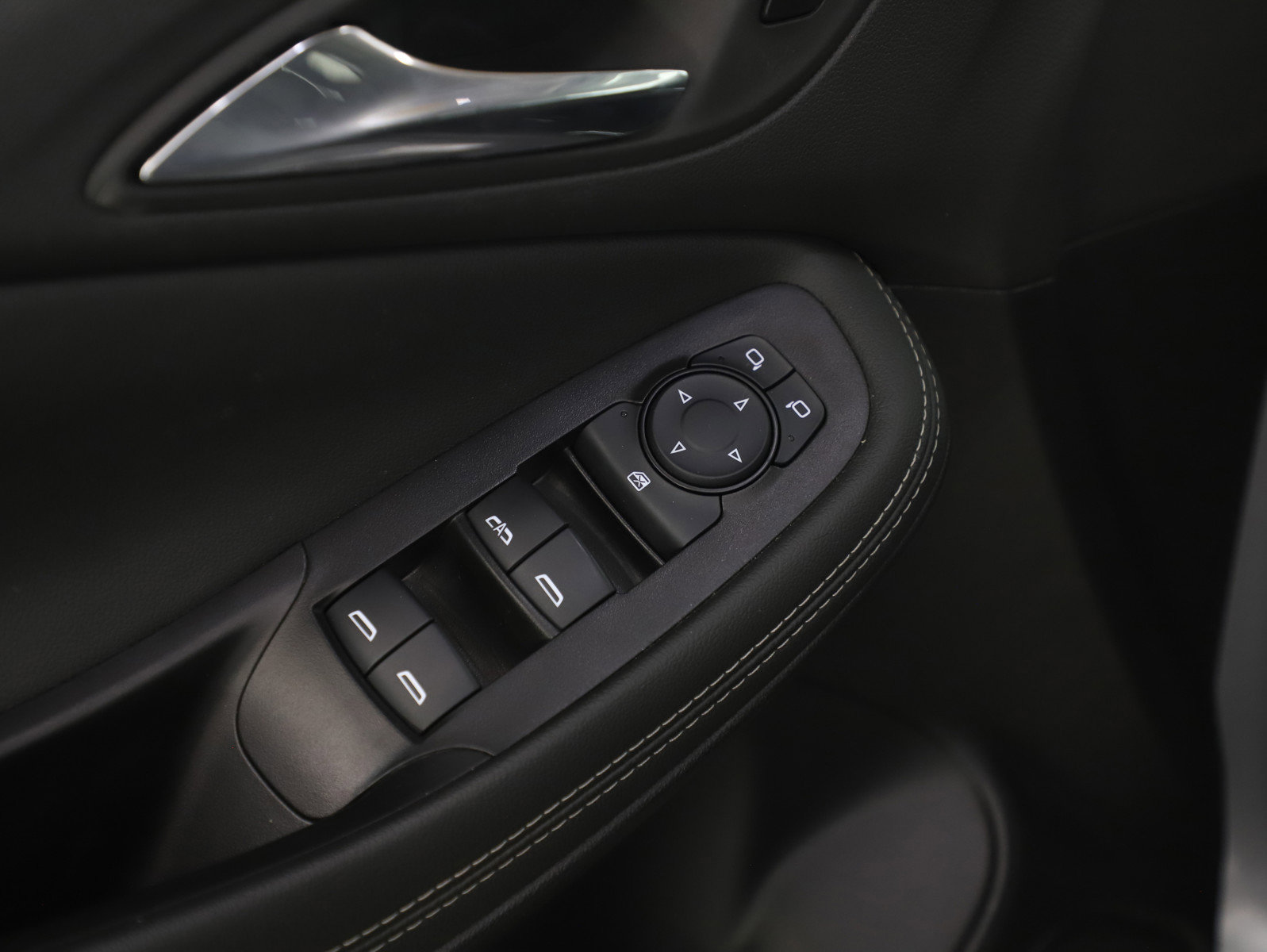 Used 2023 Buick Encore GX Preferred w/ Cold Weather Comfort Package image 19