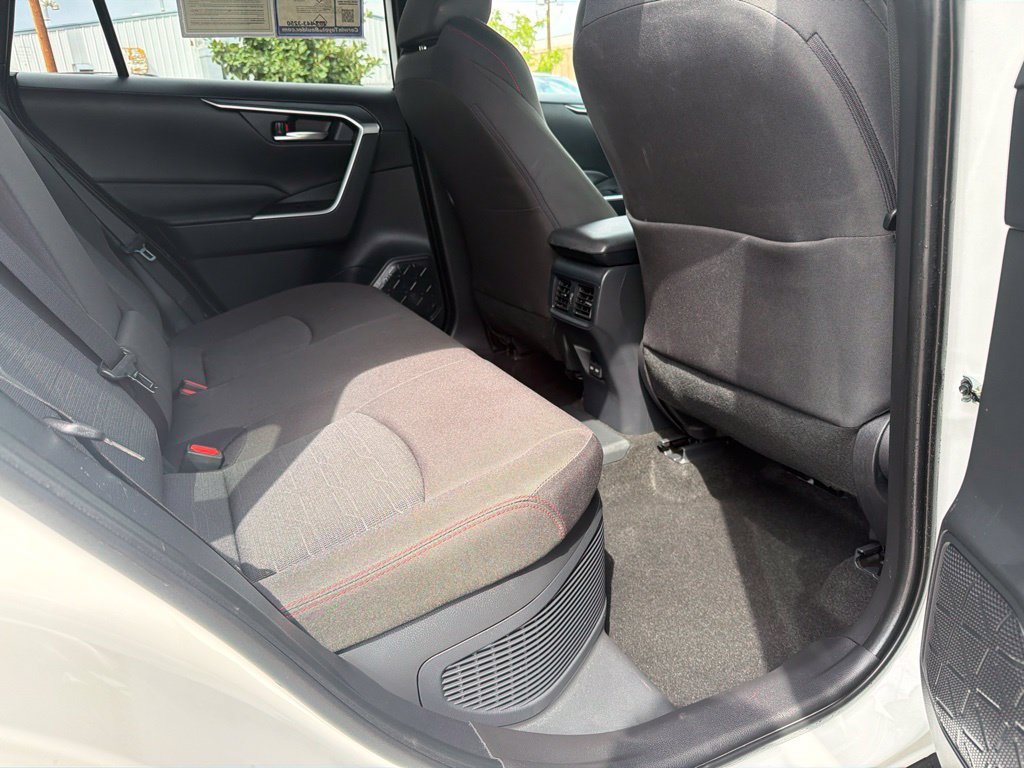 Used 2025 Toyota RAV4 SE AWD/4WD image 12
