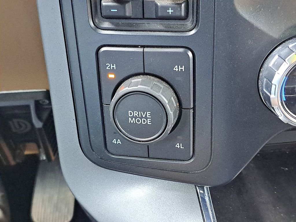 Used 2021 Ford F150 Lariat w/ Tow Technology Package image 12