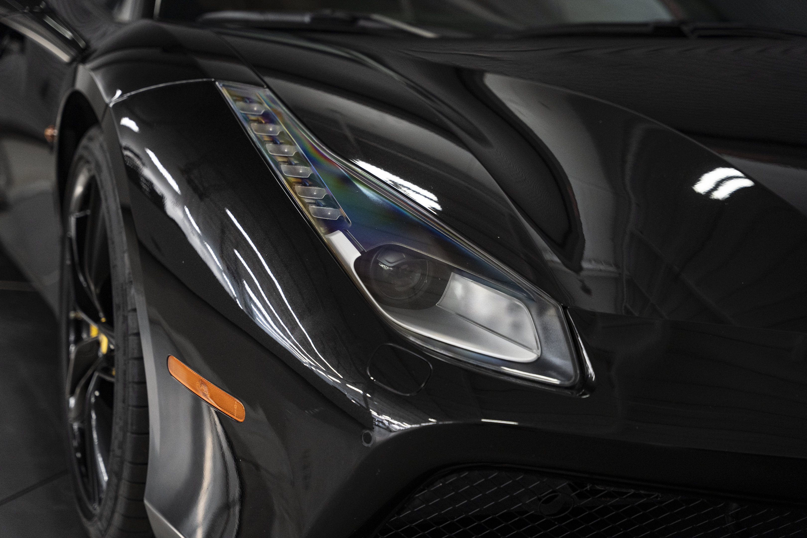 Used 2016 Ferrari 488 GTB RWD image 9