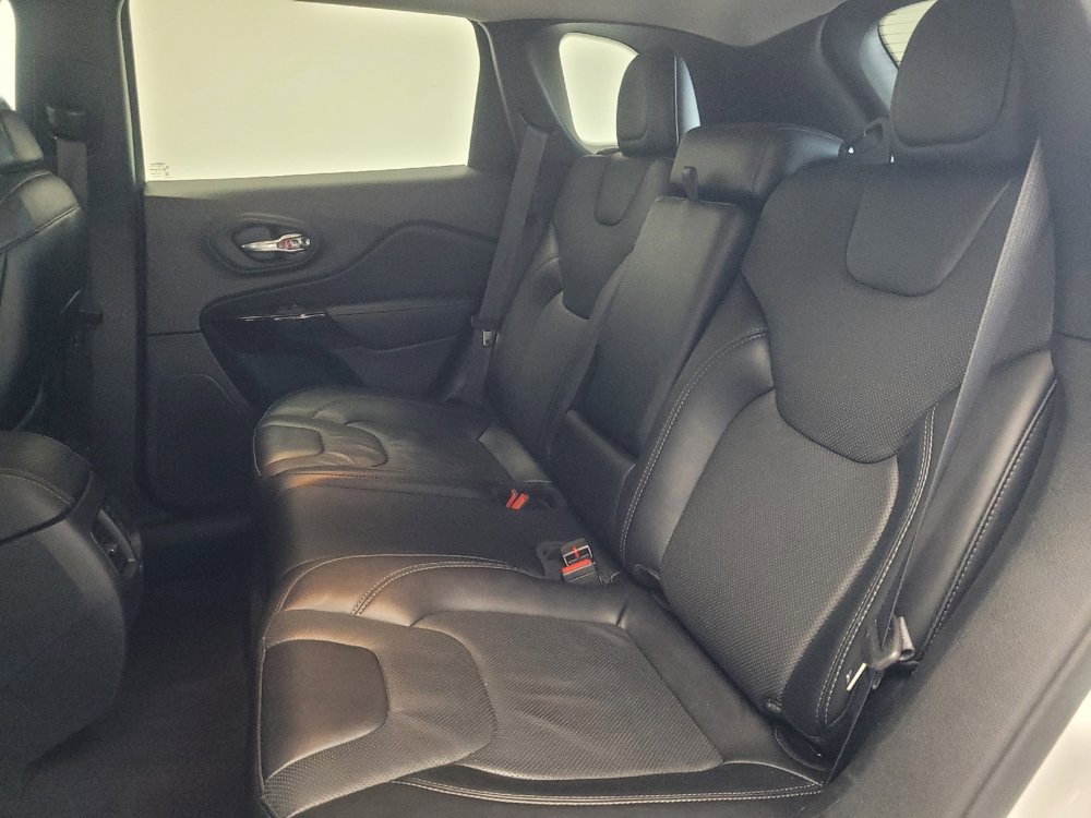 Used 2023 Jeep Cherokee Altitude Lux image 18