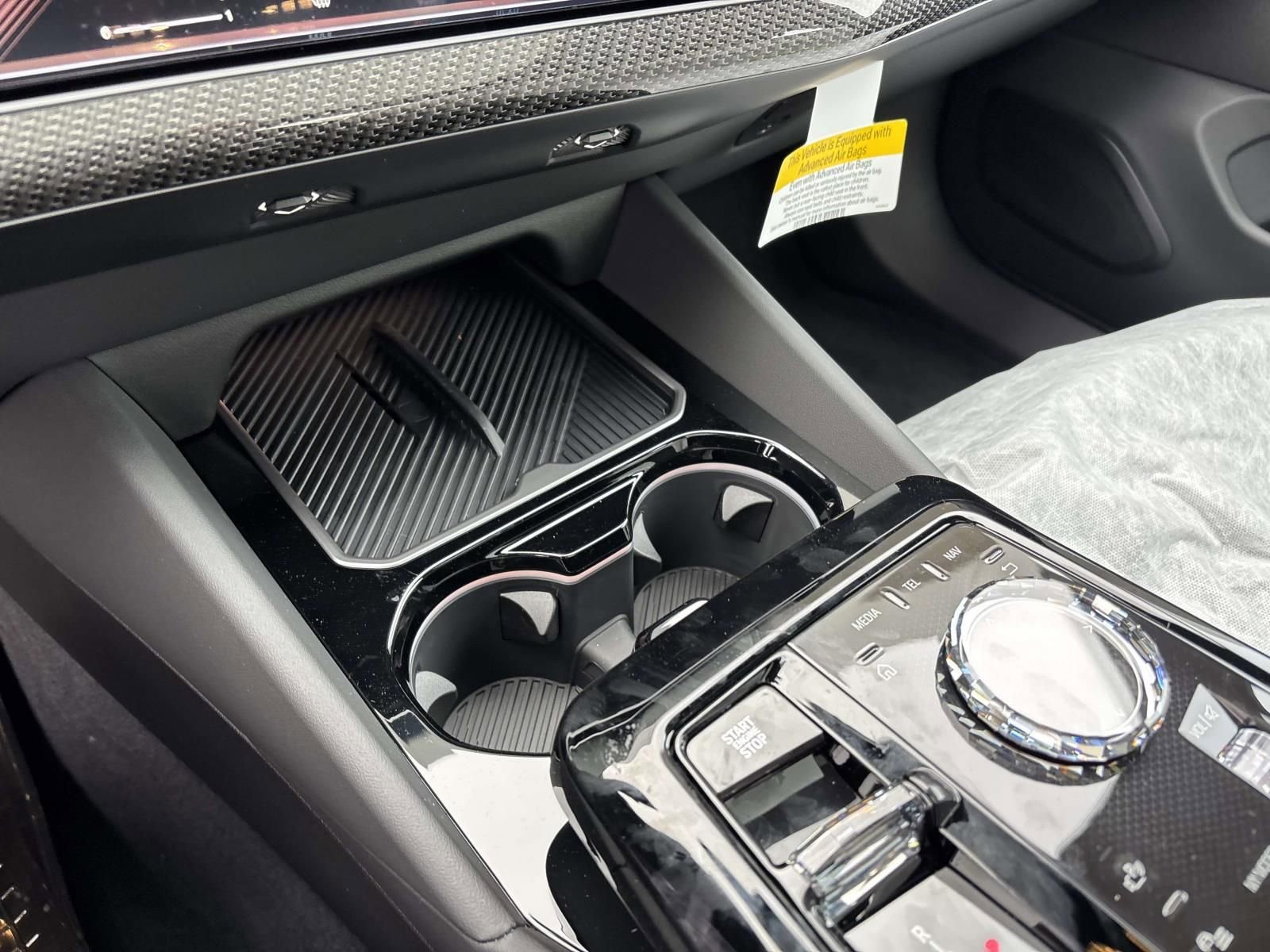 New 2026 BMW 550e xDrive image 18