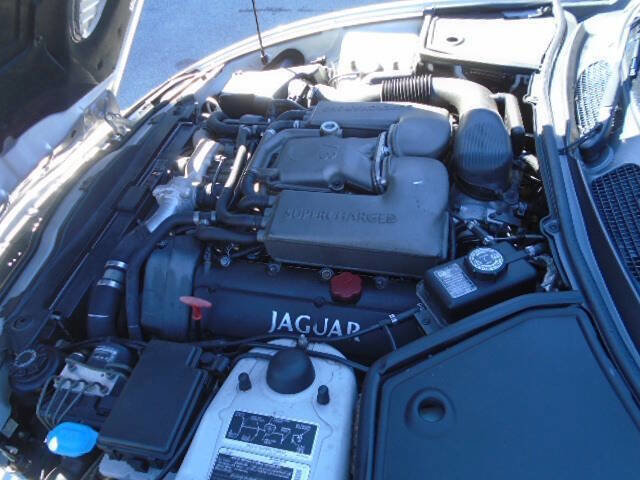 Used 2001 Jaguar XKR Coupe RWD image 17