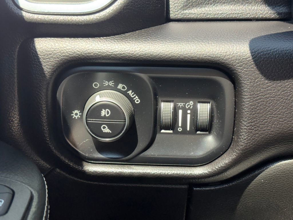 Used 2025 RAM 3500 Laramie w/ Sport Appearance Package image 19