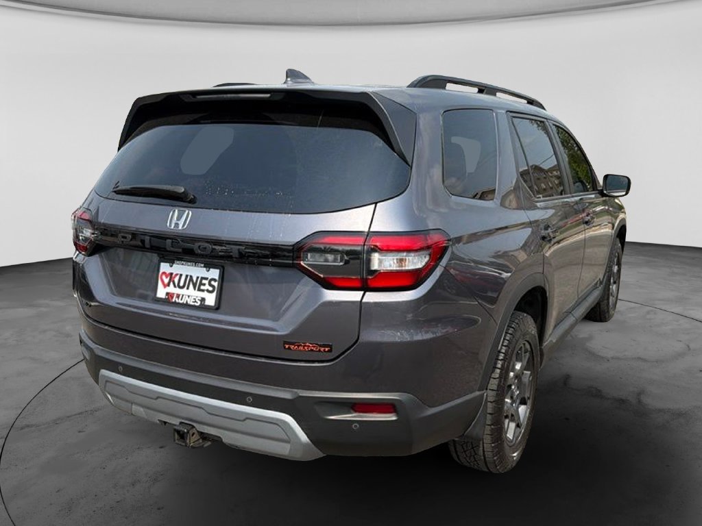 Used 2023 Honda Pilot TrailSport image 9